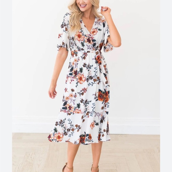 NeeSee's Floral Faux Wrap Midi Dress Size Small - Picture 1 of 9